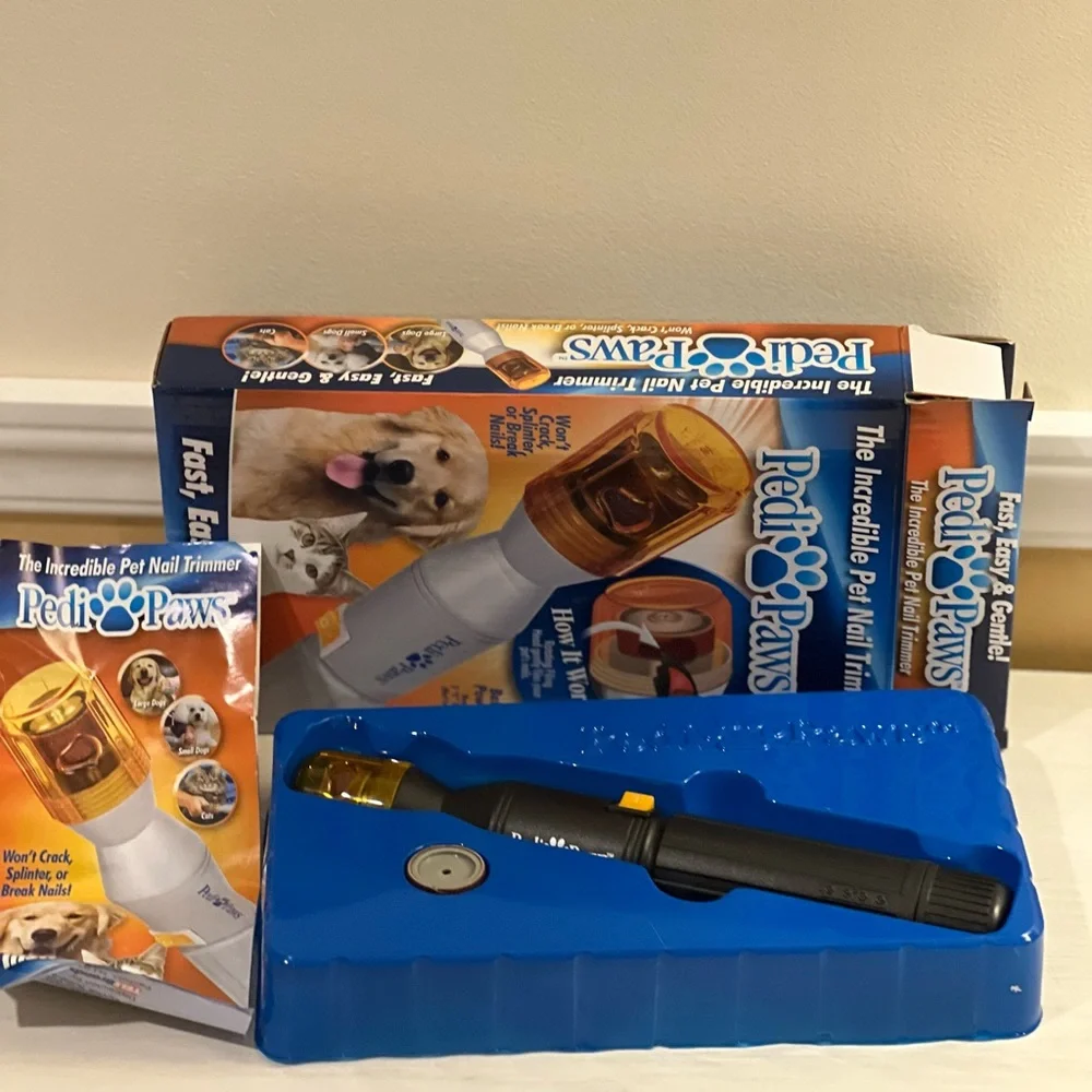 White and Gold Pet Grooming Tool for Easy Nail Care